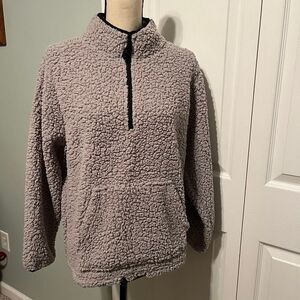 Jackson Hole Outerwear size large grey sherpa‎ half zip pullover.